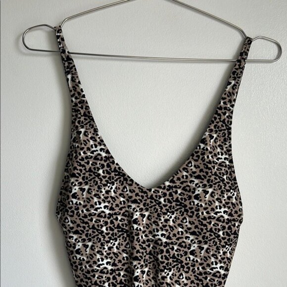NWT Ocean Blues One-Piece Thong Swimsuit Leopard - M - Picture 2 of 9